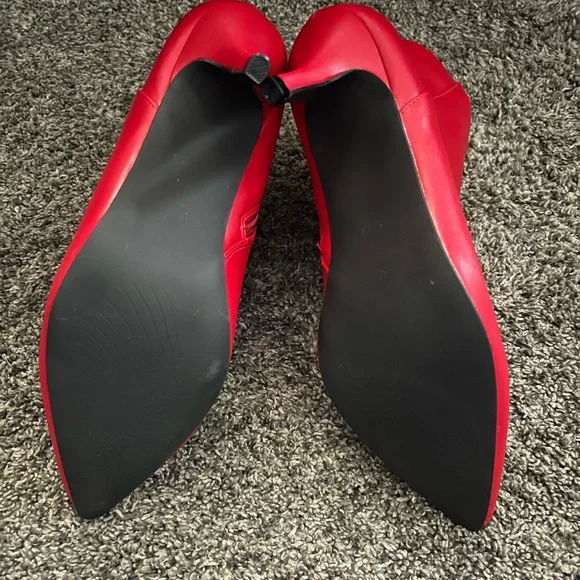 Red ankle booties - Picture 3 of 3
